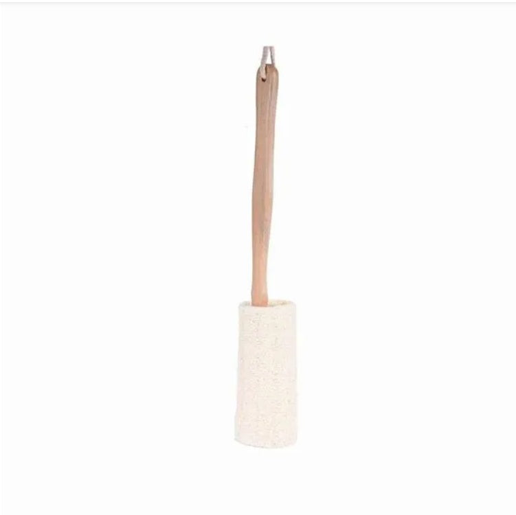Natural loofah bath brush with long wooden handle - image 2
