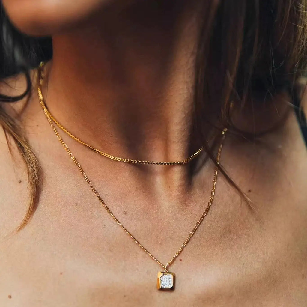 MoveX Minimal Box Chain Necklace