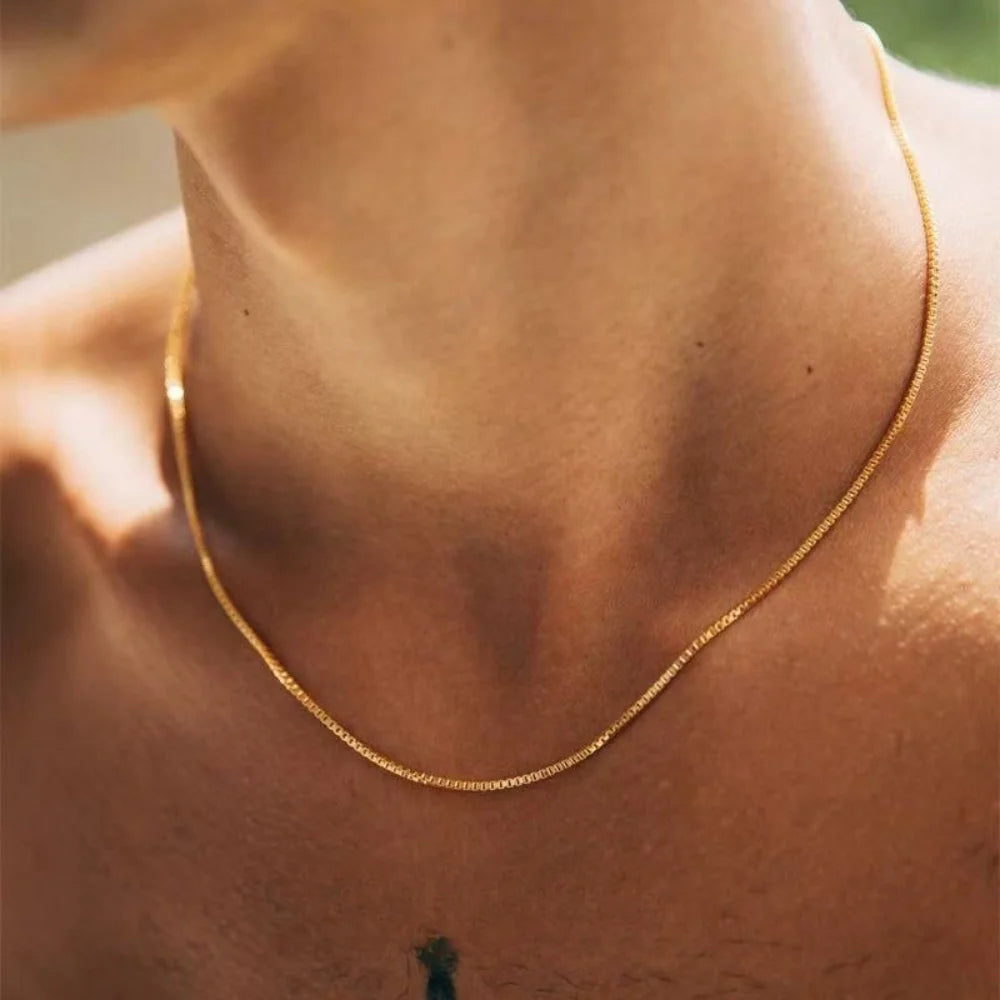 MoveX Minimal Box Chain Necklace