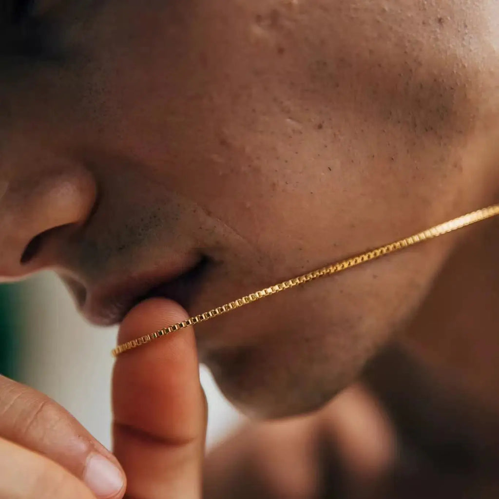 MoveX Minimal Box Chain Necklace