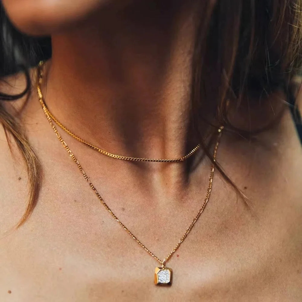 MoveX Minimal Box Chain Necklace